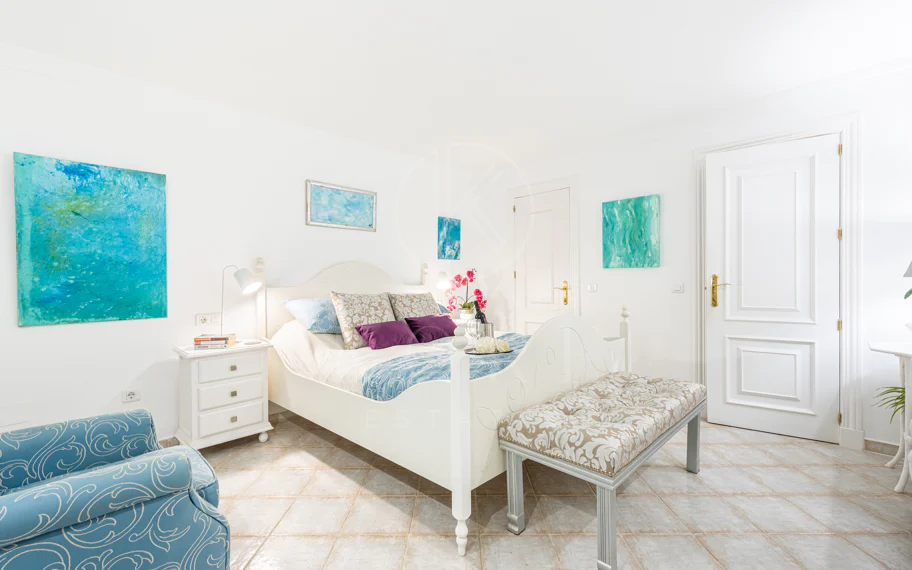 A cozy 2 bedroom townhouse located in a famous Aloha Pueblo, Nueva Andalucia.