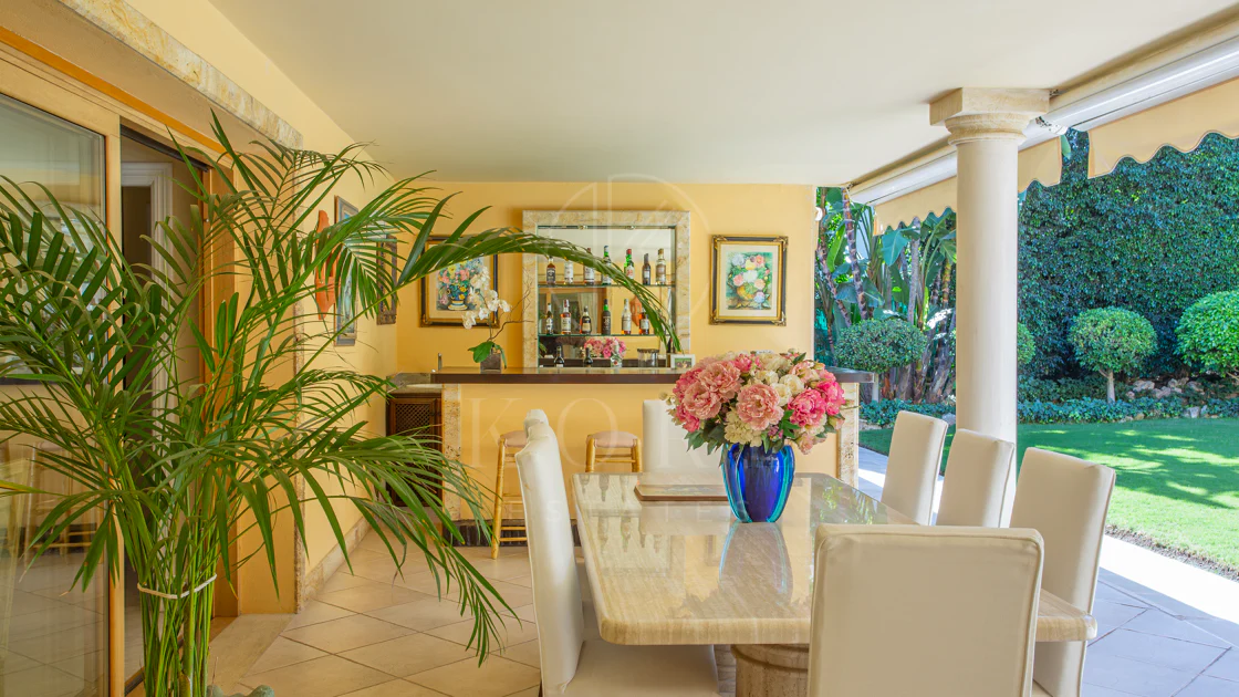ESPECTACULAR VILLA DE LUJO DE 5 DORMITORIOS UBICADA EN NUEVA ANDALUCÍA