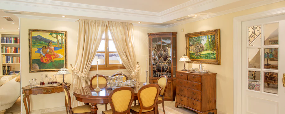 ESPECTACULAR VILLA DE LUJO DE 5 DORMITORIOS UBICADA EN NUEVA ANDALUCÍA