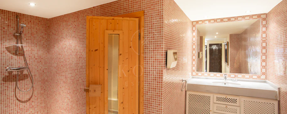 ESPECTACULAR VILLA DE LUJO DE 5 DORMITORIOS UBICADA EN NUEVA ANDALUCÍA