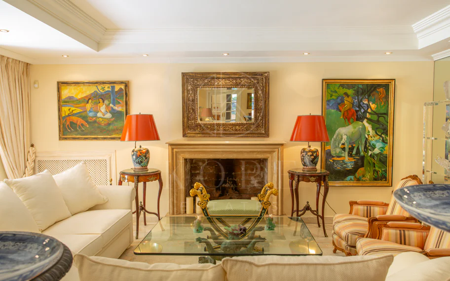 SPECTACULAR 5-BEDROOM LUXURY VILLA LOCATED IN NUEVA ANDALUCIA