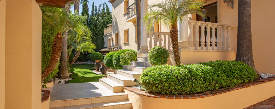 ESPECTACULAR VILLA DE LUJO DE 5 DORMITORIOS UBICADA EN NUEVA ANDALUCÍA