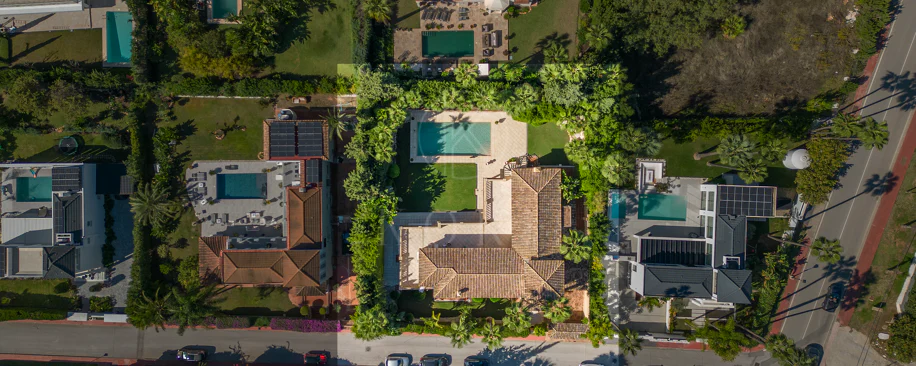 ESPECTACULAR VILLA DE LUJO DE 5 DORMITORIOS UBICADA EN NUEVA ANDALUCÍA