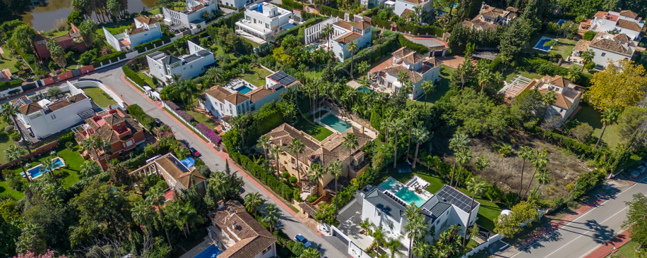 ESPECTACULAR VILLA DE LUJO DE 5 DORMITORIOS UBICADA EN NUEVA ANDALUCÍA