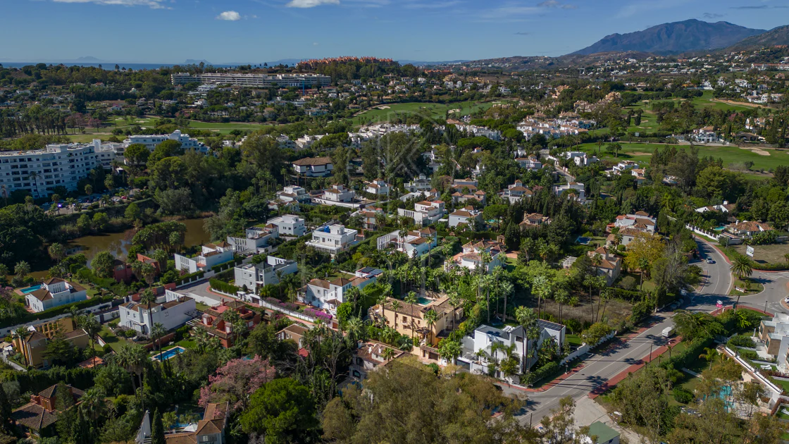 ESPECTACULAR VILLA DE LUJO DE 5 DORMITORIOS UBICADA EN NUEVA ANDALUCÍA