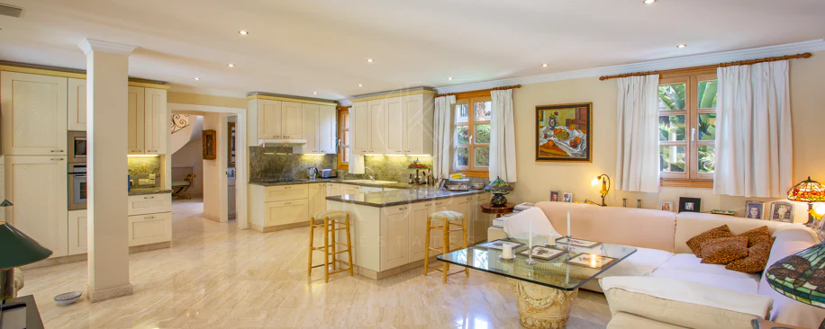 ESPECTACULAR VILLA DE LUJO DE 5 DORMITORIOS UBICADA EN NUEVA ANDALUCÍA