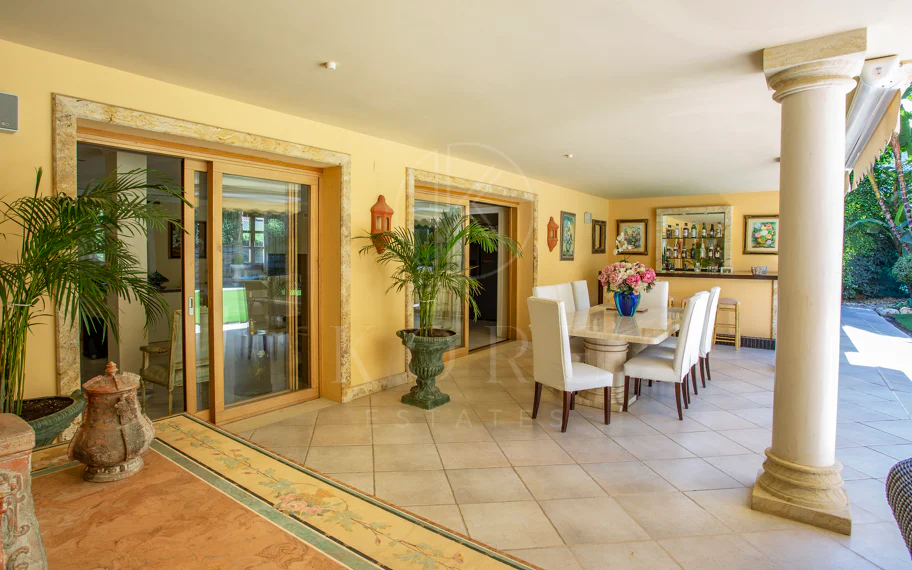 SPECTACULAR 5-BEDROOM LUXURY VILLA LOCATED IN NUEVA ANDALUCIA