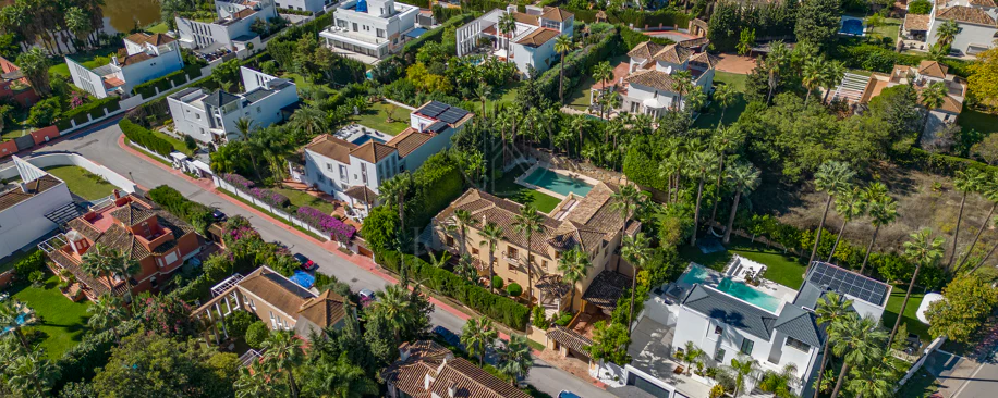 ESPECTACULAR VILLA DE LUJO DE 5 DORMITORIOS UBICADA EN NUEVA ANDALUCÍA