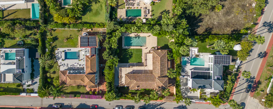 ESPECTACULAR VILLA DE LUJO DE 5 DORMITORIOS UBICADA EN NUEVA ANDALUCÍA