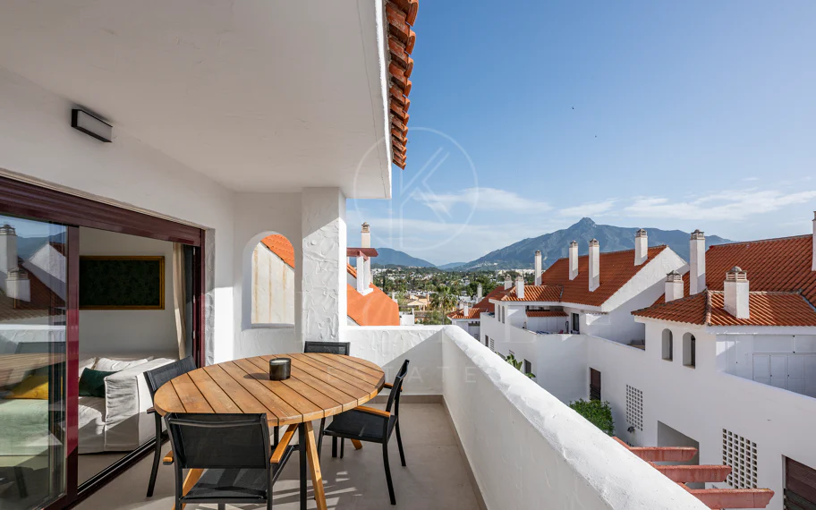 Beautifully renovated three-bedroom, east facing apartment, located in one of the most desirable complexes in Nueva Andalucia, La Maestranza.
