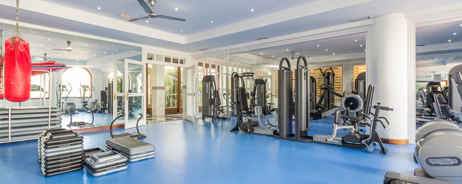 Wonderful three bedroom, south east facing duplex penthouse in the exclusive and gated community of Monte Paraiso on the Golden Mile
