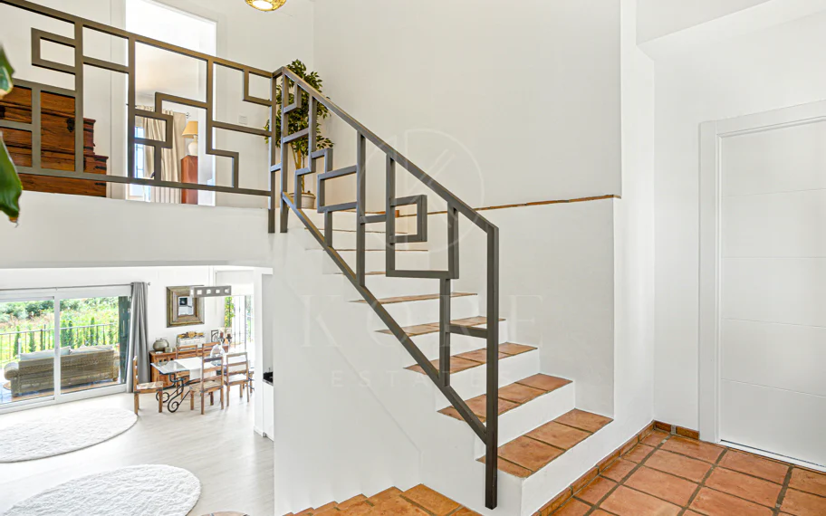 Beautiful five bedroom, Southwest-Facing Villa with Golf Views in Valle Romano (Estepona)