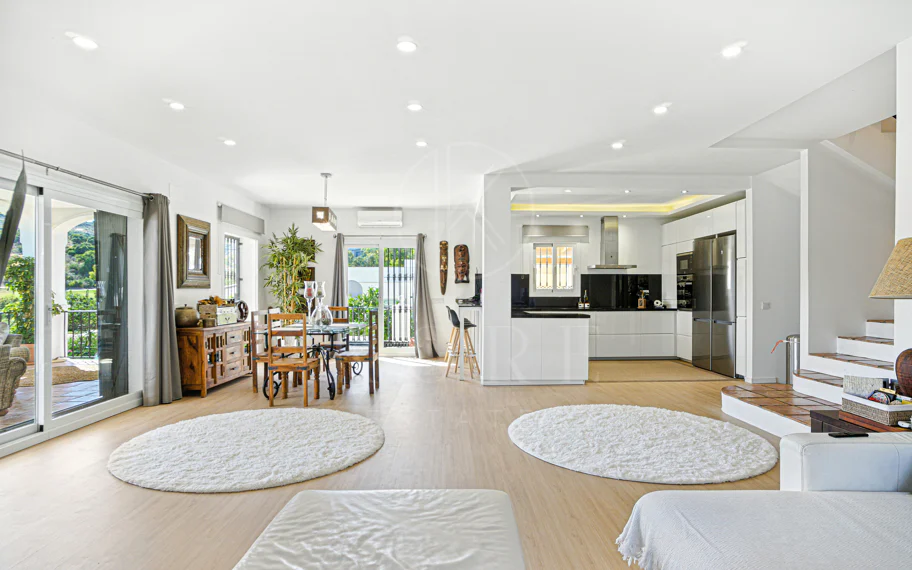 Beautiful five bedroom, Southwest-Facing Villa with Golf Views in Valle Romano (Estepona)