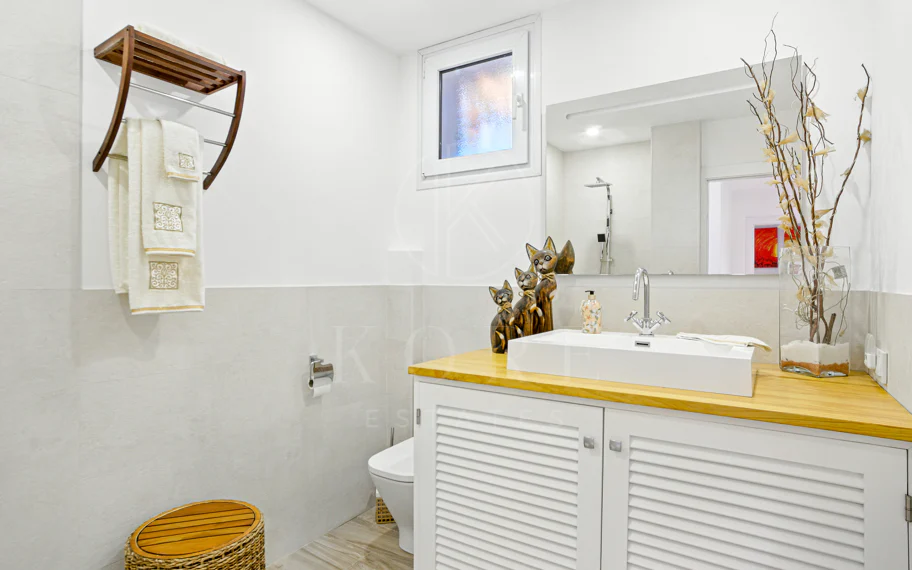 Beautiful five bedroom, Southwest-Facing Villa with Golf Views in Valle Romano (Estepona)