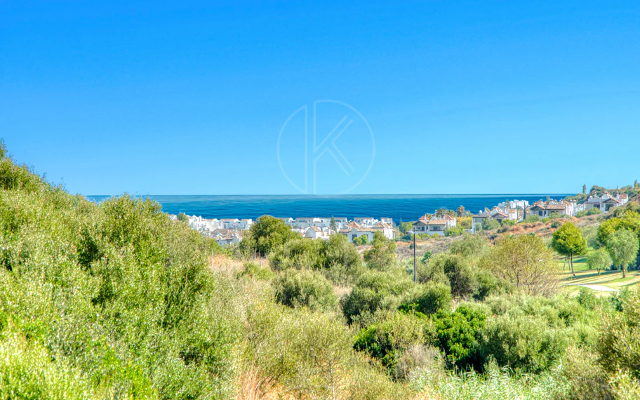 Beautiful five bedroom, Southwest-Facing Villa with Golf Views in Valle Romano (Estepona)