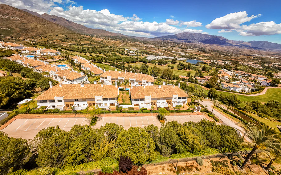Elegant north east facing, three bedroom townhouse located in La Cala Golf, Mijas
