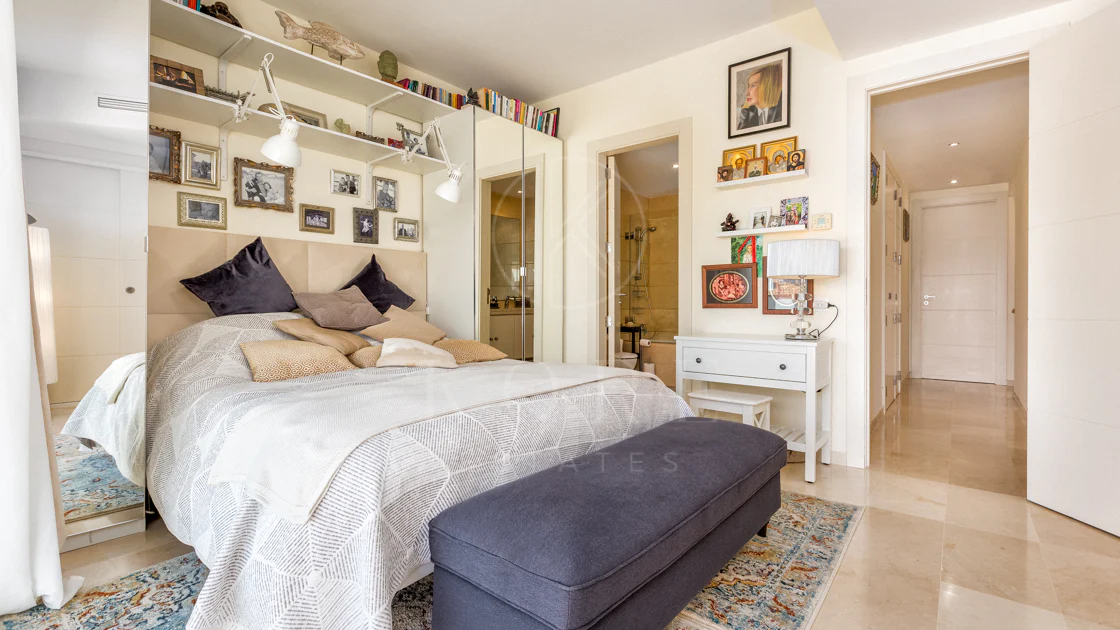 Elegante orientación norte este, casa adosada de tres dormitorios situada en La Cala Golf, Mijas