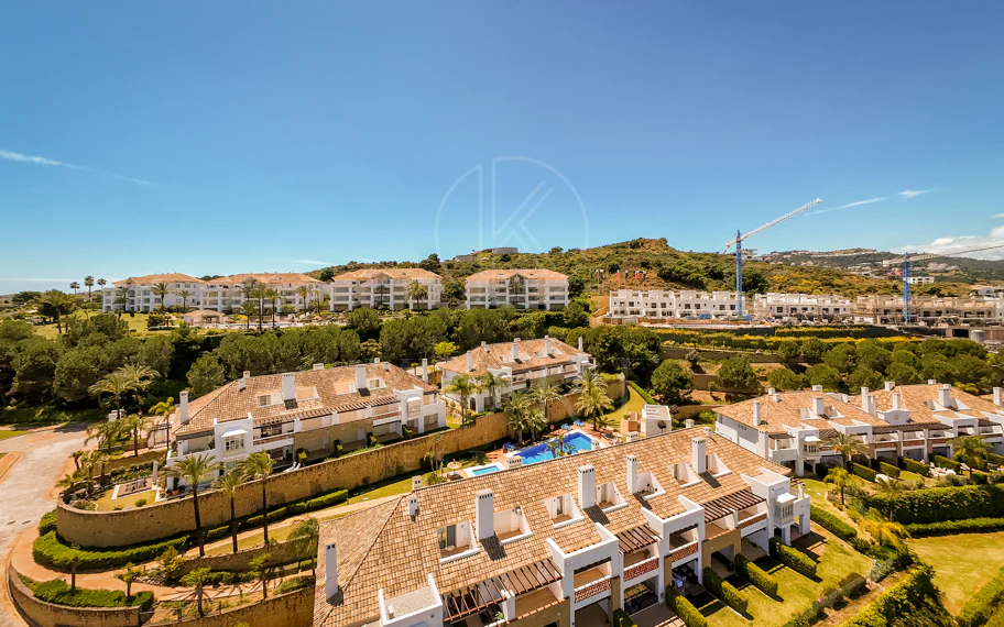 Elegant north east facing, three bedroom townhouse located in La Cala Golf, Mijas