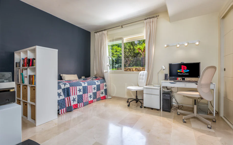 Elegant north east facing, three bedroom townhouse located in La Cala Golf, Mijas