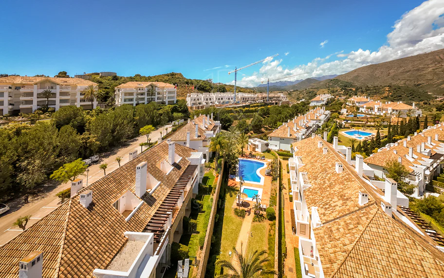 Elegant north east facing, three bedroom townhouse located in La Cala Golf, Mijas