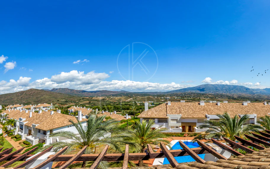 Elegant north east facing, three bedroom townhouse located in La Cala Golf, Mijas