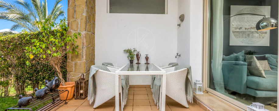 Elegante orientación norte este, casa adosada de tres dormitorios situada en La Cala Golf, Mijas