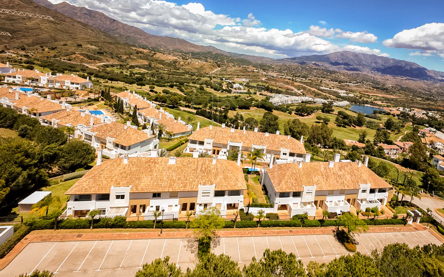 Elegant north east facing, three bedroom townhouse located in La Cala Golf, Mijas