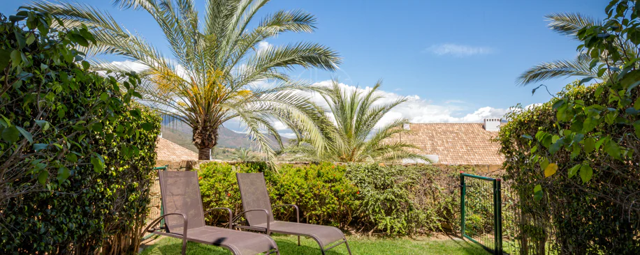 Elegante orientación norte este, casa adosada de tres dormitorios situada en La Cala Golf, Mijas