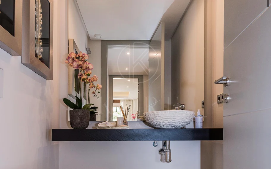 SEMI-DETACHED VILLA IN THE CENTER OF MARBELLA