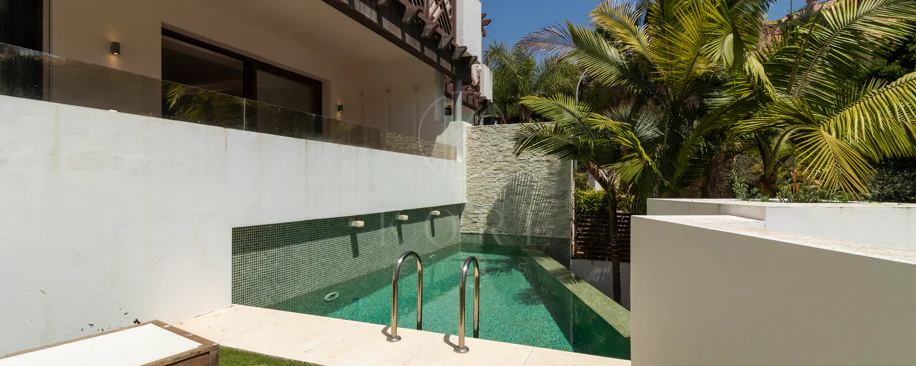 SEMI-DETACHED VILLA IN THE CENTER OF MARBELLA