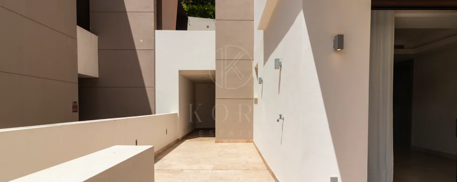 SEMI-DETACHED VILLA IN THE CENTER OF MARBELLA
