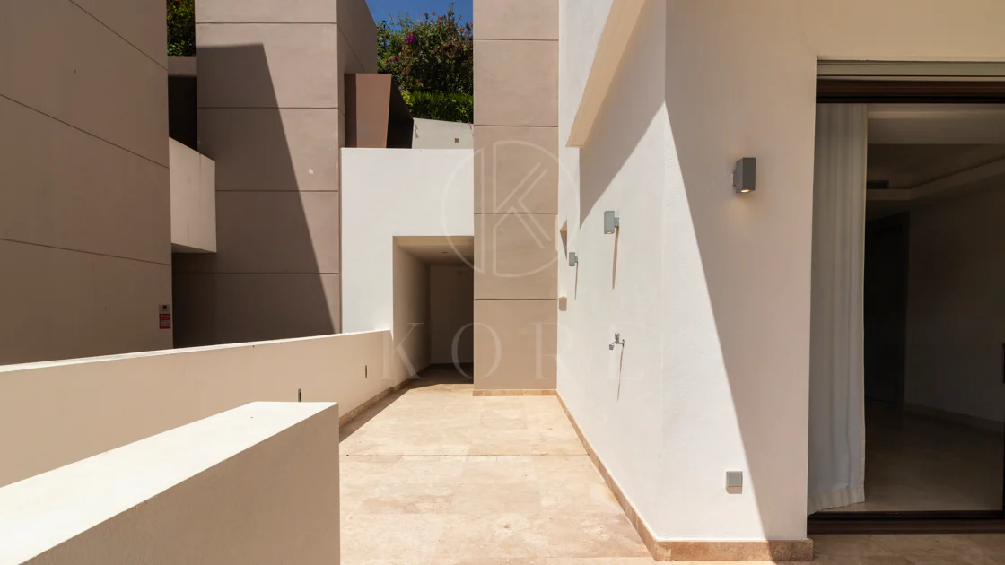 SEMI-DETACHED VILLA IN THE CENTER OF MARBELLA