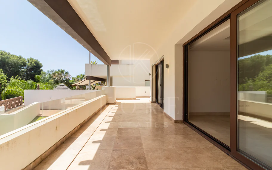 SEMI-DETACHED VILLA IN THE CENTER OF MARBELLA