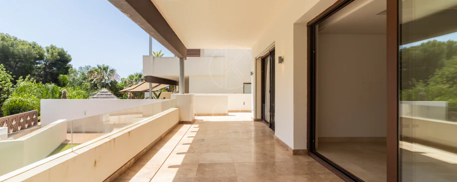 SEMI-DETACHED VILLA IN THE CENTER OF MARBELLA