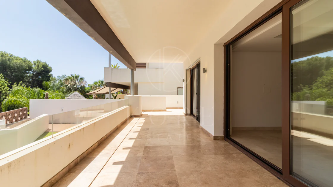 SEMI-DETACHED VILLA IN THE CENTER OF MARBELLA