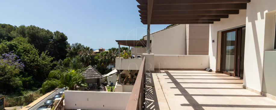 SEMI-DETACHED VILLA IN THE CENTER OF MARBELLA