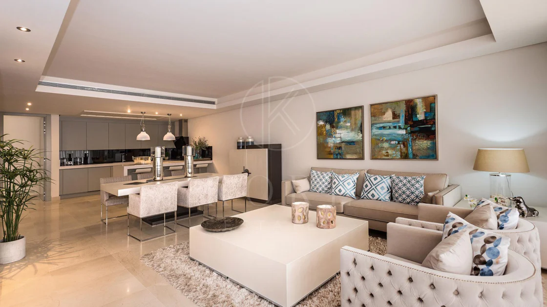 SEMI-DETACHED VILLA IN THE CENTER OF MARBELLA