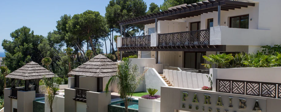 SEMI-DETACHED VILLA IN THE CENTER OF MARBELLA