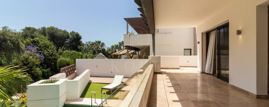 SEMI-DETACHED VILLA IN THE CENTER OF MARBELLA