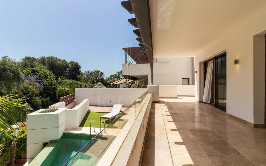 SEMI-DETACHED VILLA IN THE CENTER OF MARBELLA
