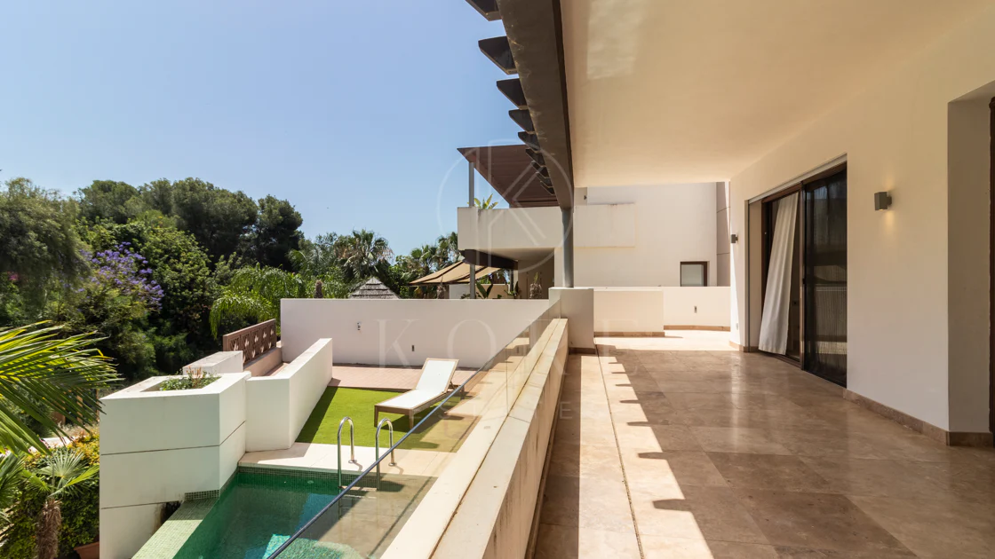 SEMI-DETACHED VILLA IN THE CENTER OF MARBELLA