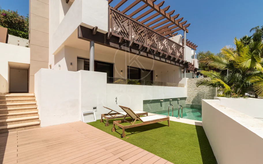 SEMI-DETACHED VILLA IN THE CENTER OF MARBELLA