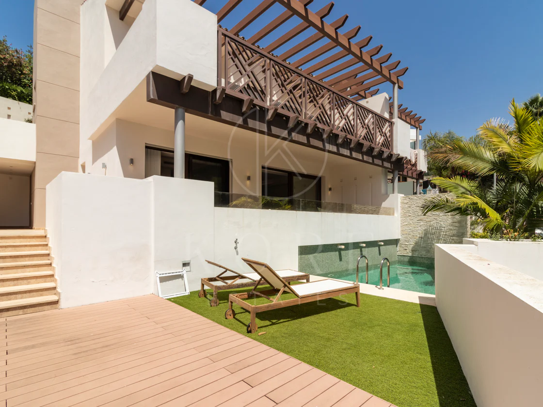 SEMI-DETACHED VILLA IN THE CENTER OF MARBELLA