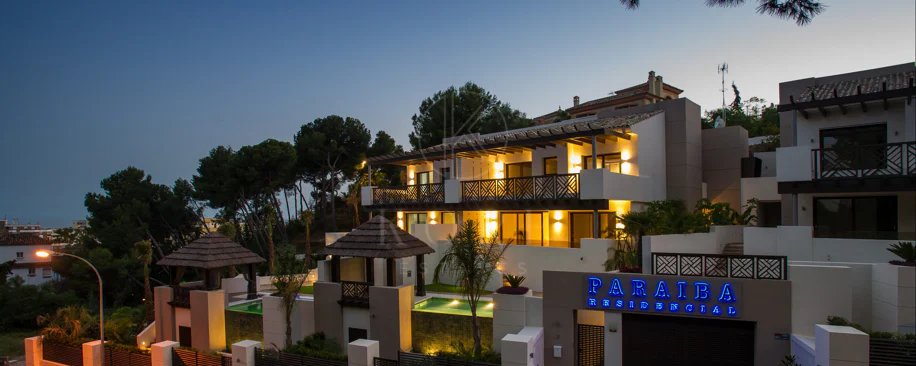 SEMI-DETACHED VILLA IN THE CENTER OF MARBELLA