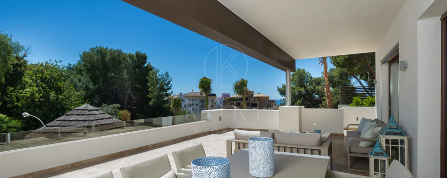 SEMI-DETACHED VILLA IN THE CENTER OF MARBELLA