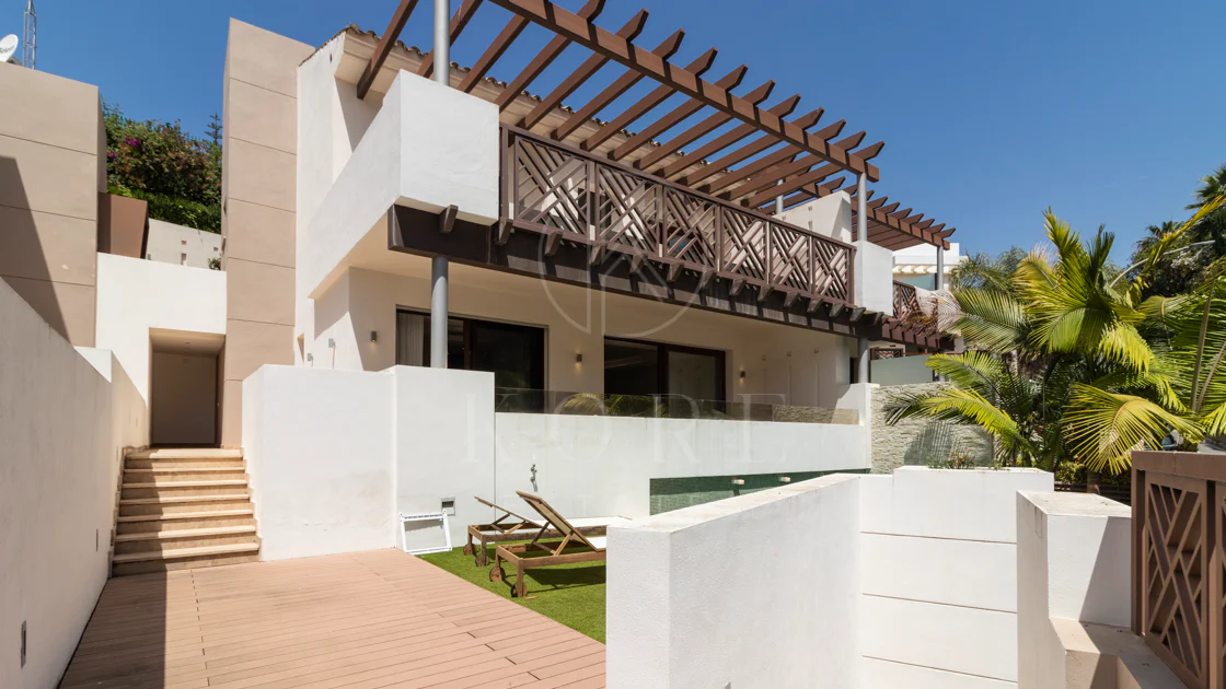 SEMI-DETACHED VILLA IN THE CENTER OF MARBELLA