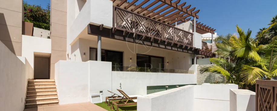 SEMI-DETACHED VILLA IN THE CENTER OF MARBELLA