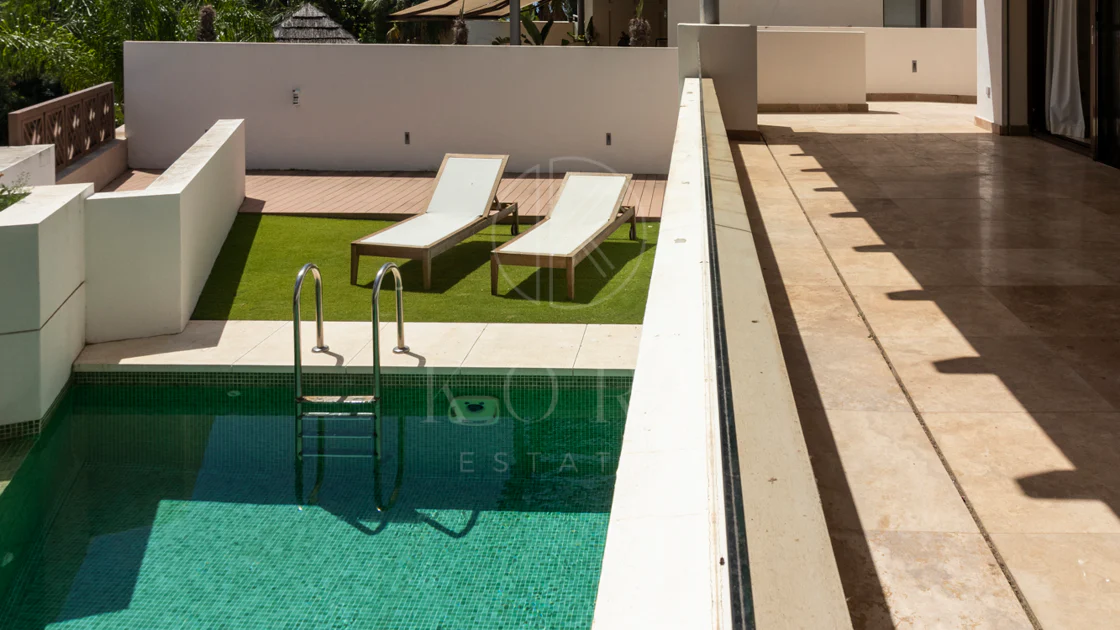 SEMI-DETACHED VILLA IN THE CENTER OF MARBELLA