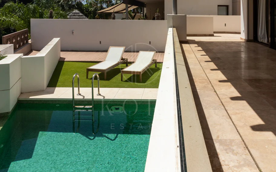 SEMI-DETACHED VILLA IN THE CENTER OF MARBELLA
