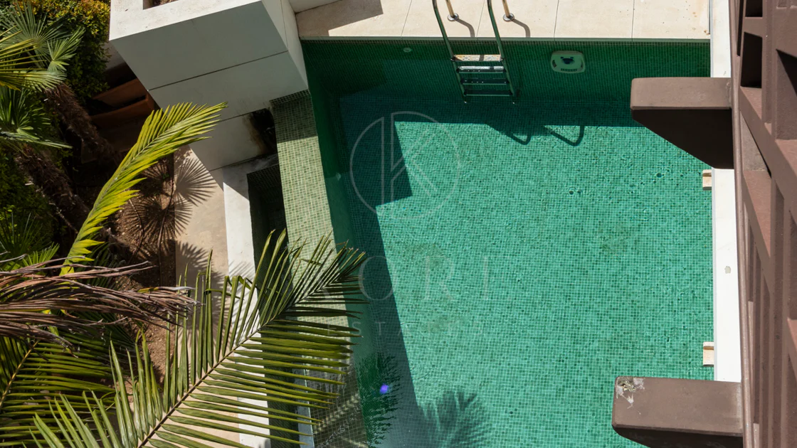 SEMI-DETACHED VILLA IN THE CENTER OF MARBELLA
